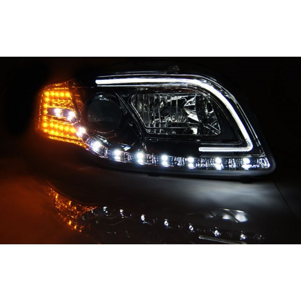 Оптика альтернативная передняя линзованная Tube Light Audi A4 B7 (2005-2008) хром