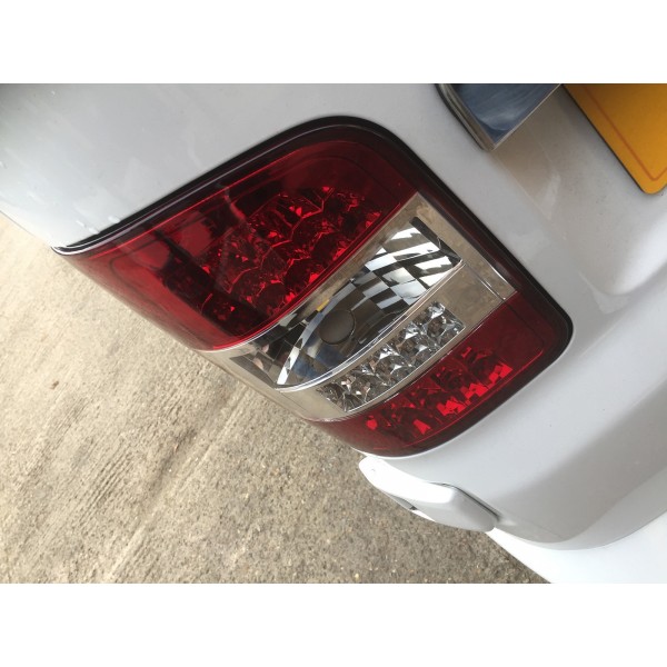 Оптика альтернативная LED задняя Volkswagen T5 (2003-2009) красно-белая для распашных дверей
