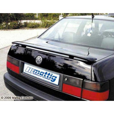 Cпойлер на крышку багажника с стоп-сигналом Volkswagen Vento (1991-1998)