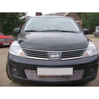 Металлическая решетка бампера Nissan Tiida (2008-...)